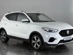 White Used 2023 MG ZS Excite Sedan | £12,850 (Fair price)