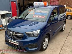 Blue Used 2019 Vauxhall Combo S MPV | £9,250 (Fair price)