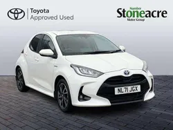 White Used 2021 Toyota Yaris Hybrid Design Hatchback | £16,000 (Fair price)