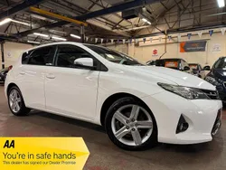 White Used 2013 Toyota Auris Sport Hatchback | £5,989 (Fair price)