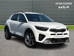 White Used 2022 Kia Stonic 4 SUV | £14,994 (Fair price)