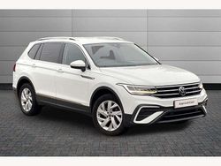 White Used 2022 VW Tiguan Allspace Life SUV | £21,150 (Fair price)