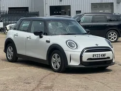 White Used 2023 Mini Cooper Classic Hatchback | £20,100 (Good price)