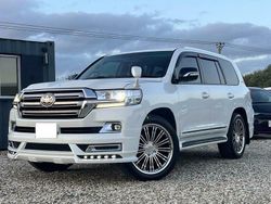 White Used 2010 Toyota Land Cruiser SUV | £37,995 (Expensive)