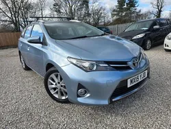 Blue Used 2015 Toyota Auris Estate | £4,395 (Fair price)