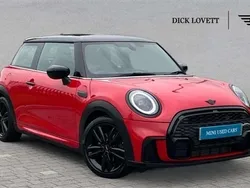 Red Used 2022 Mini Cooper Hatch Hatchback | £18,550 (A bit pricey)