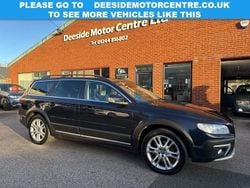 Blue Used 2016 Volvo XC70 SE Lux Estate | £11,498 (Fair price)