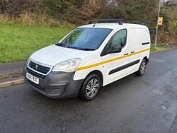 White Used 2017 Peugeot Partner Van | £3,795 (Fair price)