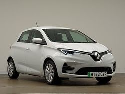 White Used 2022 Renault Rapid SE Hatchback | £11,998 (Fair price)