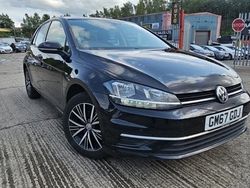 Black Used 2018 VW Golf VII SE Hatchback | £8,995 (Fair price)