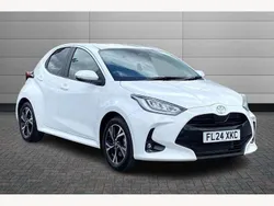 White Used 2024 Toyota Yaris Hybrid Design Hatchback | £18,495 (Good price)