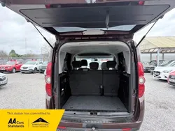 Red Used 2011 Fiat Doblò Dynamic MPV | £3,000 (Good price)