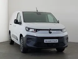 White New 2024 Citroën Berlingo MPV | £17,998 (Fair price)