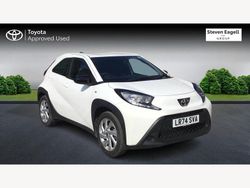White Used 2024 Toyota Aygo X PURE SUV | £15,531