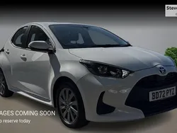 White Used 2022 Toyota Yaris Hybrid Hatchback | £16,476 (Fair price)