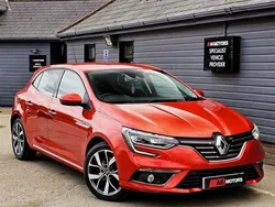 Red Used 2016 Renault Mégane III Dynamique Hatchback | £6,489 (Expensive)