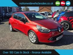 Red Used 2016 Renault Clio IV Dynamique Hatchback | £4,237 (Good price)