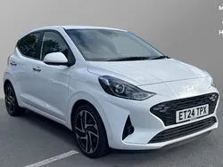 Atlas white Used 2024 Hyundai i10 Premium Hatchback | £15,300 (Fair price)