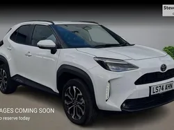 White Used 2024 Toyota Yaris Hybrid Design SUV | £24,107 (Fair price)