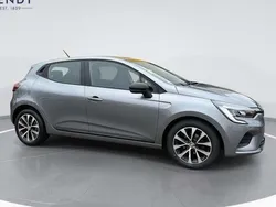Shadow grey Used 2022 Renault Clio V Evolution Hatchback | £13,599 (Fair price)