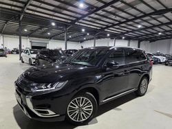 Black Used 2018 Mitsubishi Outlander P-HEV Estate | £9,330 (Fair price)