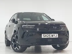 Two coat metallic carbon black New 2025 Vauxhall Mokka Ultimate SUV | £23,498 (Fair price)