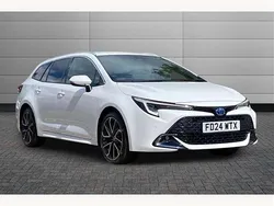 Pure white Used 2024 Toyota Corolla Sport Estate | £27,650 (Fair price)