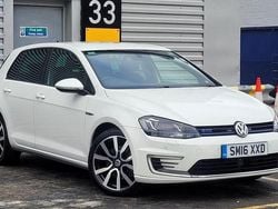 White Used 2016 VW Golf VII GTE Hatchback | £11,499 (Fair price)
