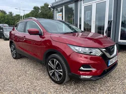 Red Used 2017 Nissan Qashqai N-Connecta SUV | £9,490 (Fair price)