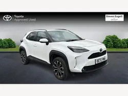 White Used 2022 Toyota Yaris Hybrid Design Hatchback | £20,239 (Expensive)