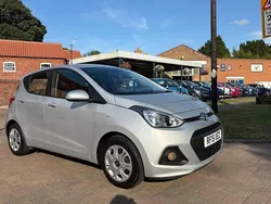 Silver Used 2015 Hyundai i10 SE Hatchback | £4,795 (A bit pricey)