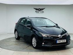 Black Used 2017 Toyota Auris Hybrid Hatchback | £9,989 (Good price)
