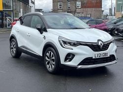 White/black Used 2021 Renault Captur Version S SUV | £14,930 (Fair price)