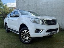 White Used 2018 Nissan Navara Tekna Pickup | £12,250 (Fair price)
