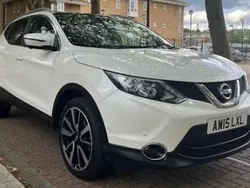White Used 2015 Nissan Qashqai Tekna SUV | £6,250 (Fair price)
