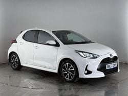White Used 2022 Toyota Yaris Hybrid Design Hatchback | £16,300 (Good price)