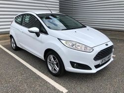 White Used 2014 Ford Fiesta Zetec Hatchback | £3,695 (Good price)