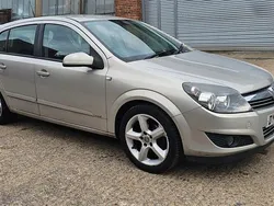 Beige Used 2008 Vauxhall Astra SRi Hatchback | £595