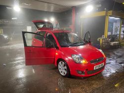 Red Used 2008 Ford Fiesta Ghia Hatchback | £2,495 (Fair price)