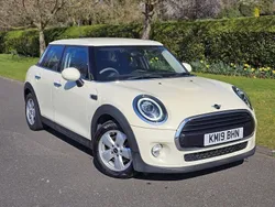 Pepper white Used 2019 Mini Cooper Classic Hatchback | £10,990 (Good price)