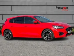 Race red standard colour Used 2021 Ford Focus ST-Line X Hatchback | £13,995 (Fair price)