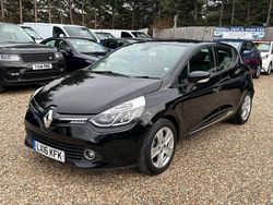 Black Used 2016 Renault Clio IV Dynamique Hatchback | £6,990 (Fair price)