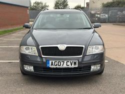 Grey Used 2007 Skoda Octavia Elegance Estate | £1,299 (Fair price)