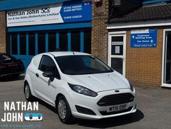 White Used 2015 Ford Fiesta Hatchback | £4,150 (Fair price)