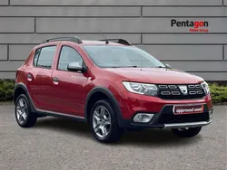 Red Used 2018 Dacia Sandero Lauréate Hatchback | £6,715 (Fair price)