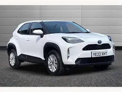 Pure white Used 2022 Toyota Yaris Cross SUV | £19,095 (Good price)