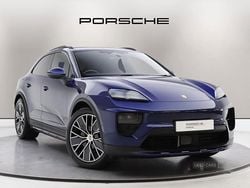 Blue Used 2025 Porsche Macan SUV | £72,950 (Fair price)