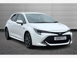 White Used 2019 Toyota Corolla Hatchback | £17,770 (Fair price)