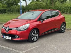 Red Used 2016 Renault Clio IV Dynamique Hatchback | £8,100 (Fair price)