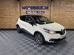 Cream/black Used 2019 Renault Captur Iconic SUV | £10,995 (Fair price)
